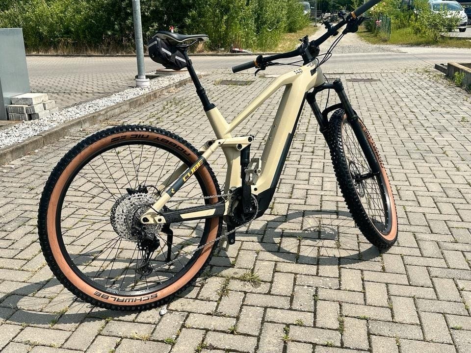 Cube Stereo Hybrid 140 Race 625 – Desertstorm/Sand